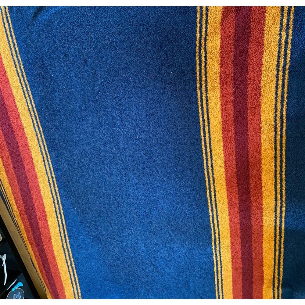 Pendleton Reversible Plush Throw Grand Canyon 91" x 128" King Size Comforter - Picture 3 of 5